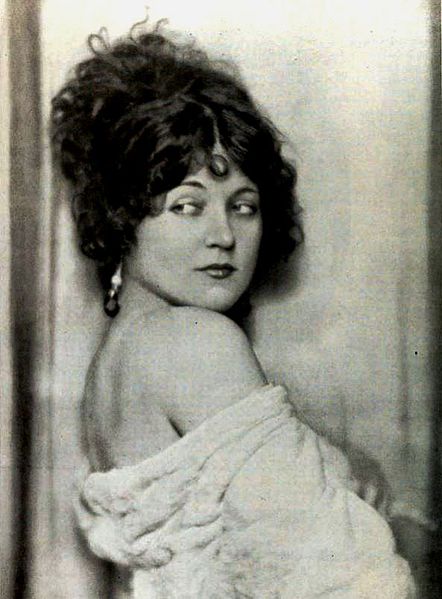 Marie Prevost in Photoplay, September 1922